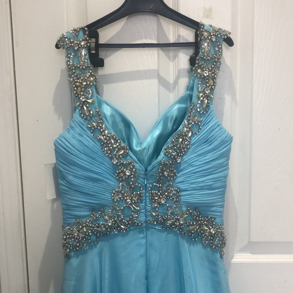 Beautiful light blue prom/formal gown - Picture 9 of 9